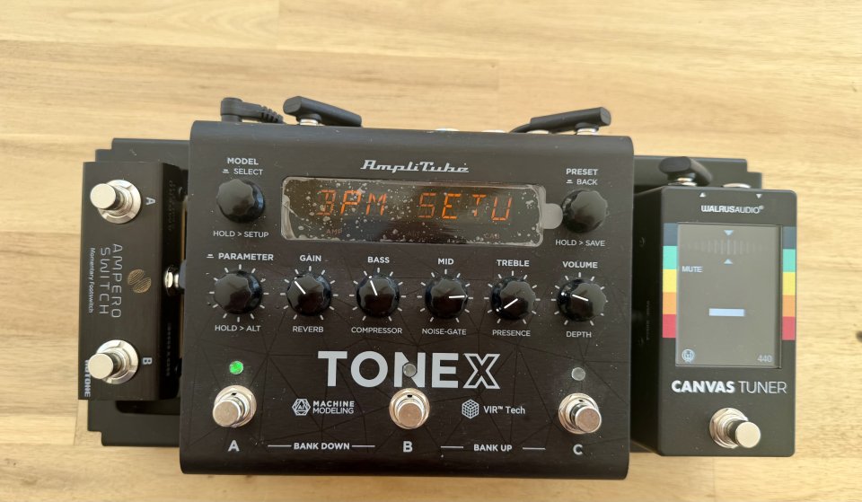 Mini Pedalboard inalámbrico de segunda mano · Foto 3 de 6 · Alicante · 435 €