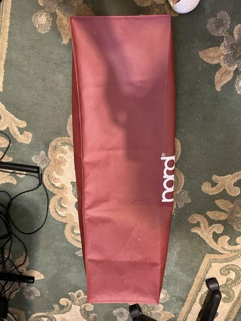Nord Electro 6D 73 +Funda Cubre polvo Nord + Flightcase Duro 76 marca GATOR de segunda mano · Foto 4 de 10 · Madrid · 1700 €