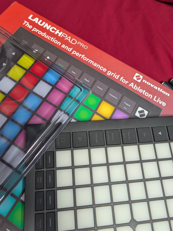 Novation Launchpad pro mk3 de segunda mano · Foto 4 de 4 · Pontevedra · 180 €