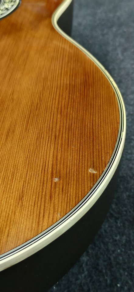 Guitarra Ovation Classic 1613 (USA) de segunda mano · Foto 9 de 10 · Madrid · 950 €