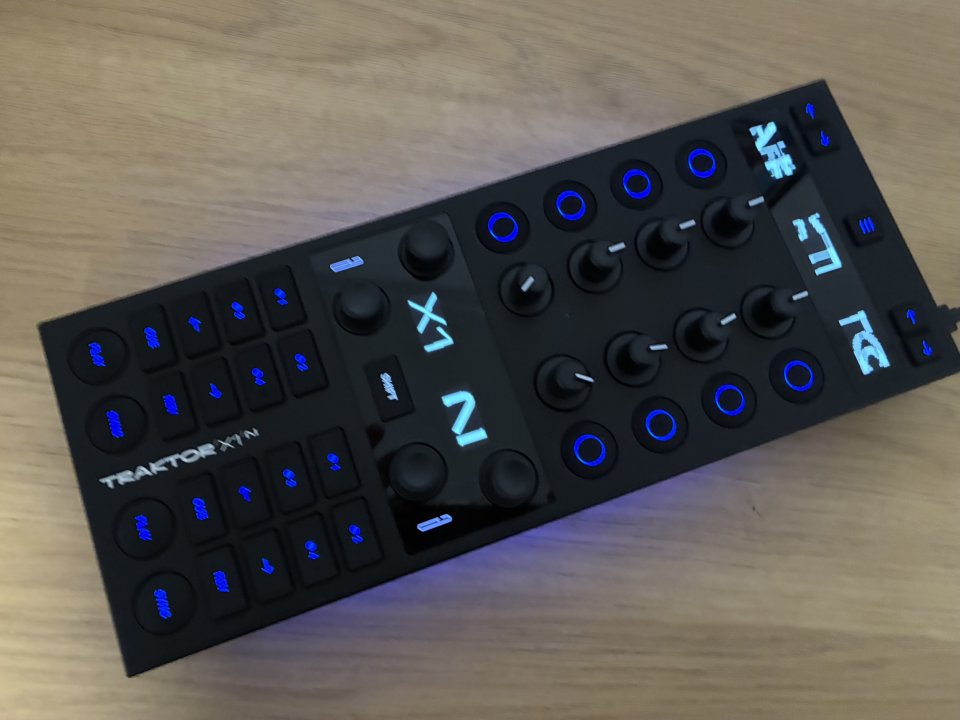 Traktor X1 MK3 + Accesorios de segunda mano · Foto 1 de 4 · Albacete · 225 €