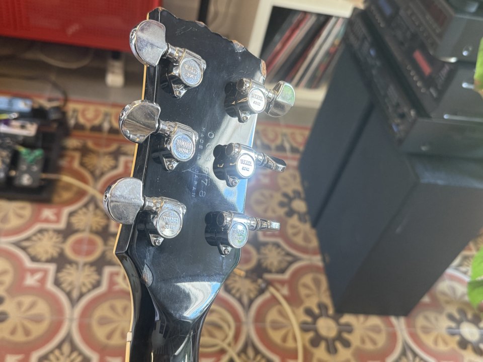 Guitarra Yamaha SG 500 (1979-1980)