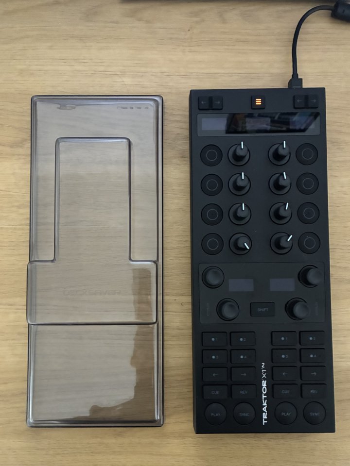 Traktor X1 MK3 + Accesorios de segunda mano · Foto 3 de 4 · Albacete · 225 €