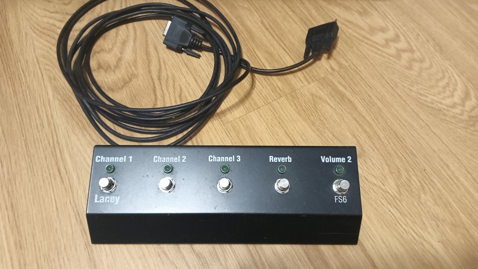 AMPLIFICADOR LANEY TT50H - Pantalla HARLEY BENTON Altavoces G12-75