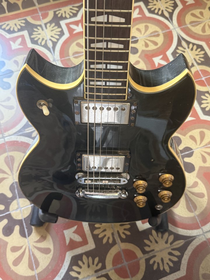 Guitarra Yamaha SG 500 (1979-1980)
