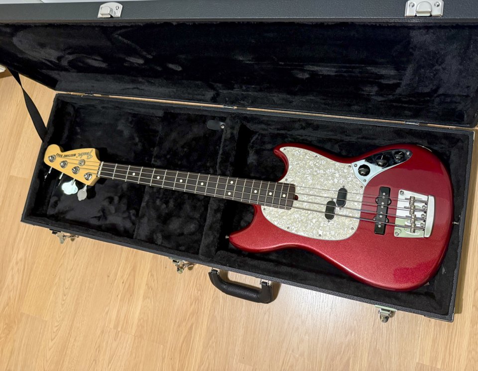 Fender American Performer Mustang Bass + Estuche Gator (VENDIDO)