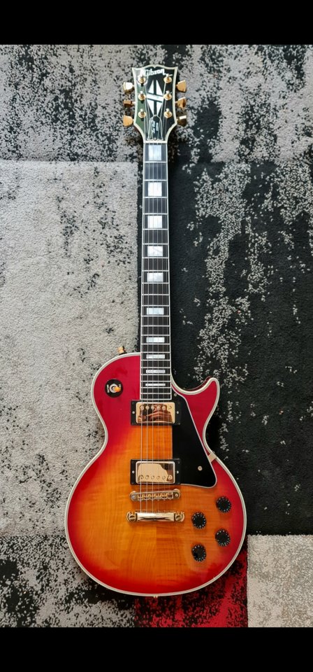 Gibson Les Paul Custom Cherry Sunburst de segunda mano · Foto 1 de 7 · Badajoz · 4100 €