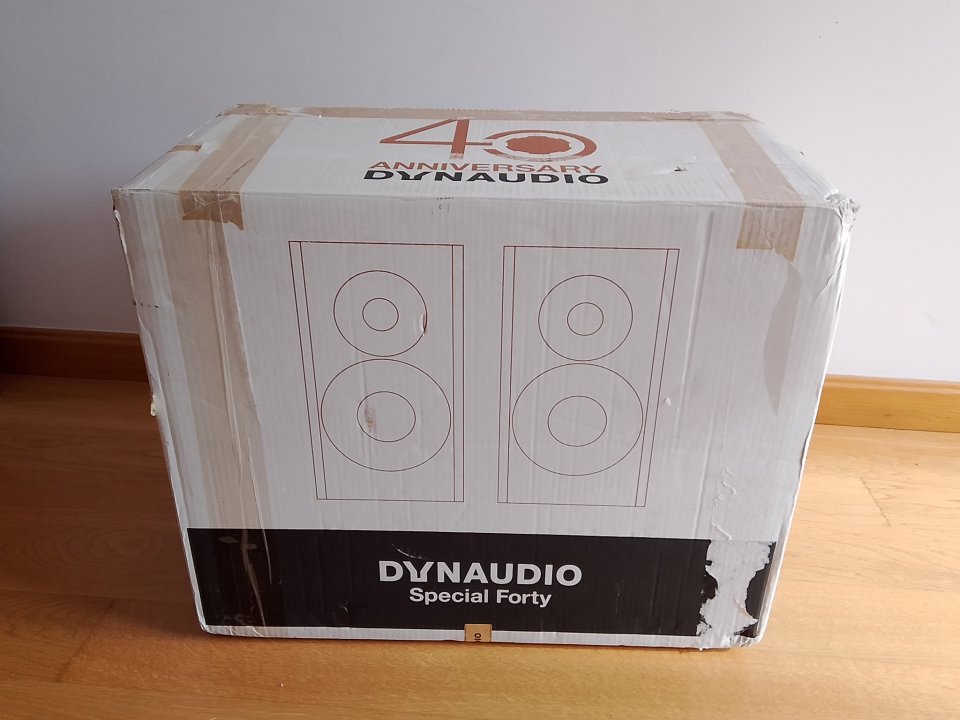 Dynaudio Special Forty (Rojo lacado) - Estado 10/10 - Ocasión