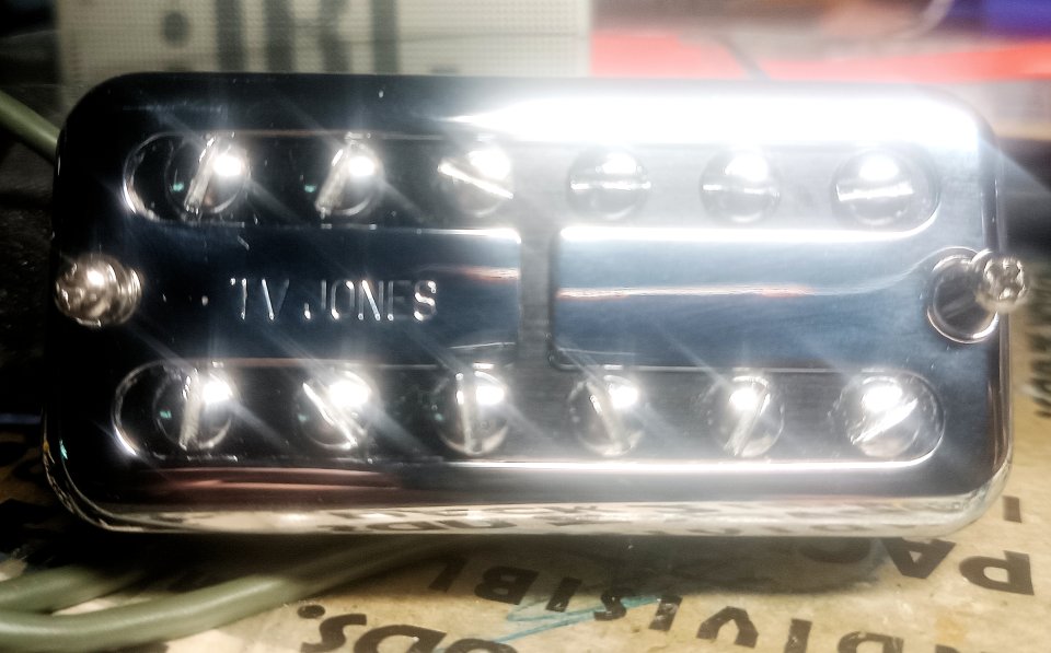 TV Jones classic mástil cromo de segunda mano · Foto 2 de 3 · Madrid · 110 €