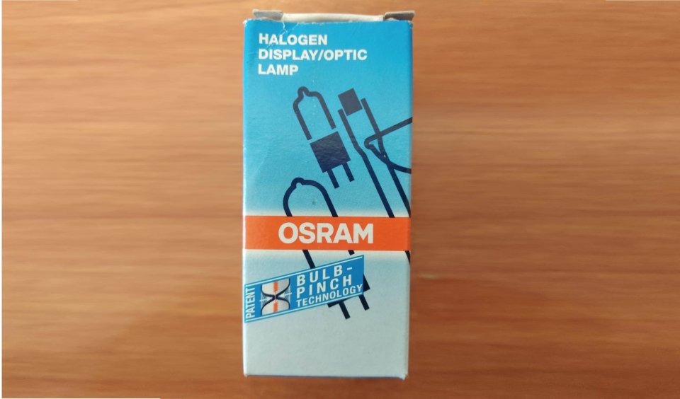 Lámpara Halógena 120V-300W-4A-GX6.35 de segunda mano · Foto 1 de 6 · Cantabria · 5 €