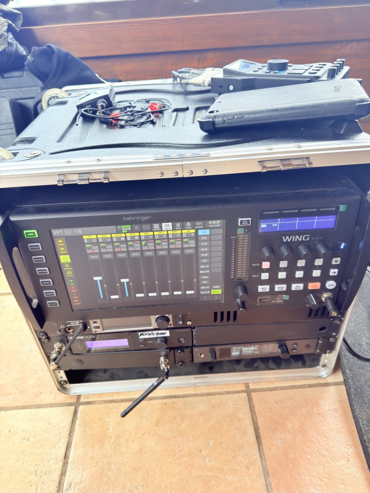 Behringer Wing Rack+ Midas DN4888 StageConnect+fly Case