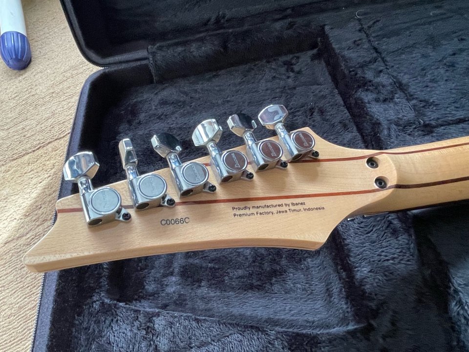 Ibanez  jem70v