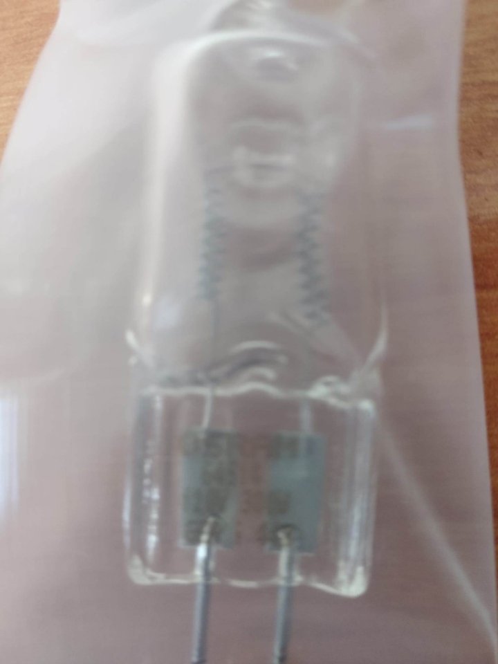 Lámpara Halógena 120V-300W-4A-GX6.35 de segunda mano · Foto 4 de 6 · Cantabria · 5 €