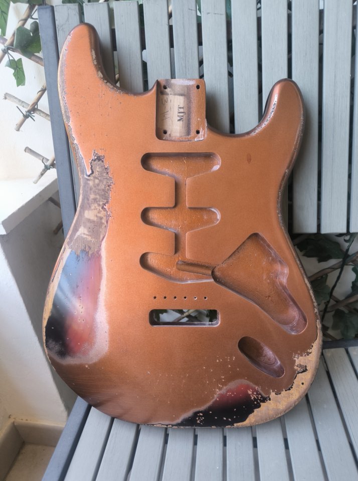 Cuerpo MJT, Mástil allparts + piezas Rebelrelic ¡BRUTAL! de segunda mano · Foto 2 de 9 · Murcia · 300 €
