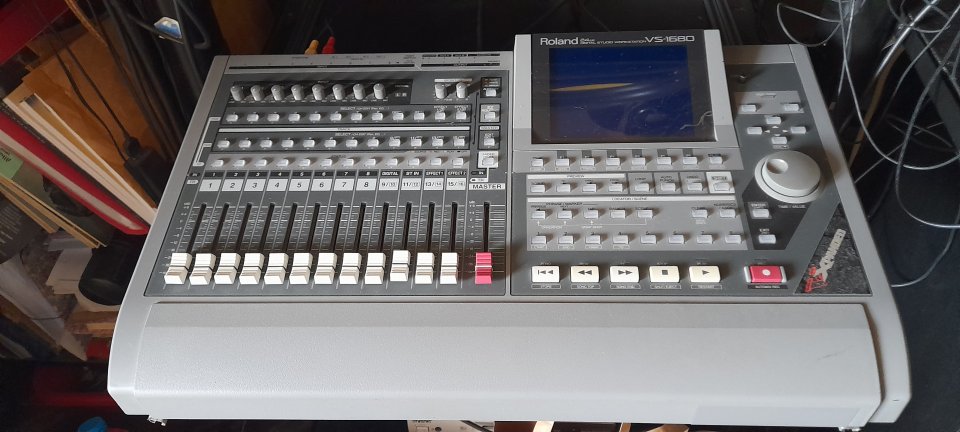 Worktation ROLAND VD1680