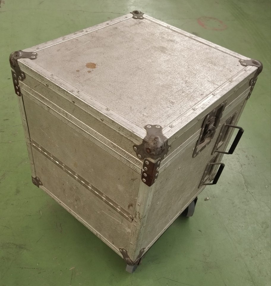 Rack con equipo de sonido incluido de segunda mano · Foto 1 de 2 · Zaragoza · 300 €