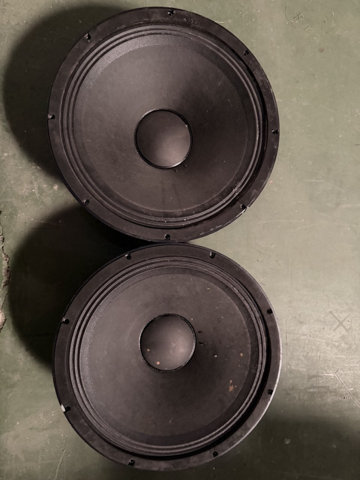 Altavoces DAS 18H de segunda mano · Foto 1 de 2 · Cáceres · 350 €