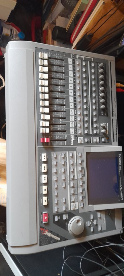 Worktation ROLAND VD1680