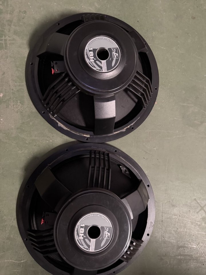 Altavoces DAS 18H de segunda mano · Foto 2 de 2 · Cáceres · 350 €