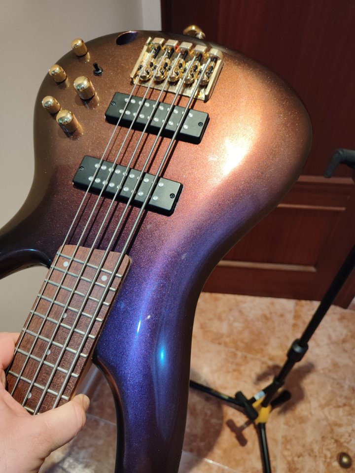 Ibanez SR305 EDX-RGC bajo 5 cuerdas acabado rose gold chameleon de segunda mano · Foto 3 de 5 · A Coruña · 380 €