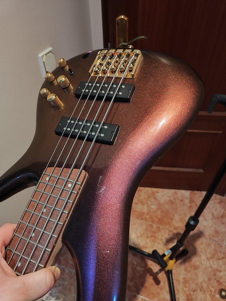 Ibanez SR305 EDX-RGC bajo 5 cuerdas acabado rose gold chameleon de segunda mano · Foto 4 de 5 · A Coruña · 380 €