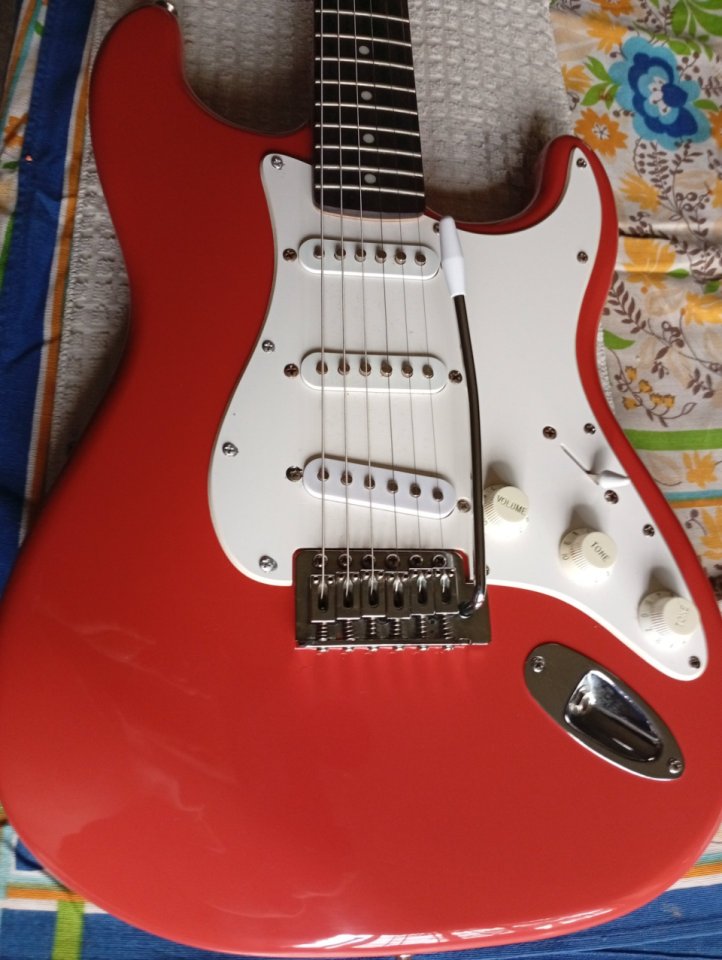 Squier Bullet Strat de segunda mano · Foto 1 de 8 · Barcelona · 110 €
