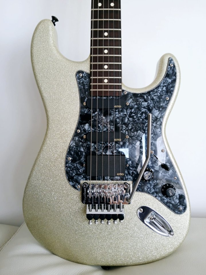 CHARVEL SUPER STOCK Ltd. Silver Sparkle