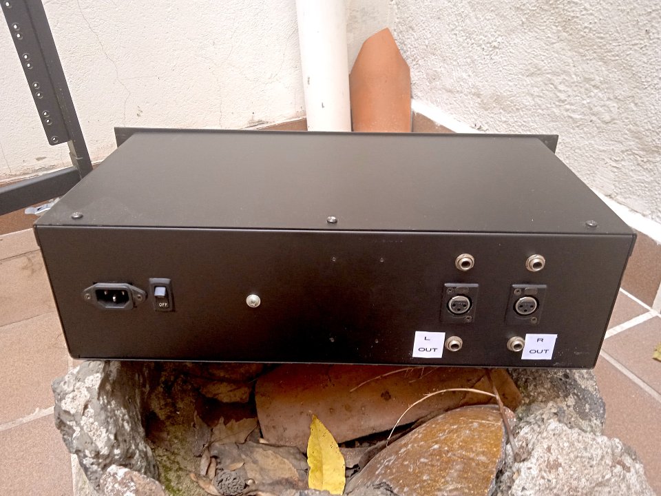 2 Canales de una Neotek1E, consola fabricada en Chicago, EEUU, Superprecio!