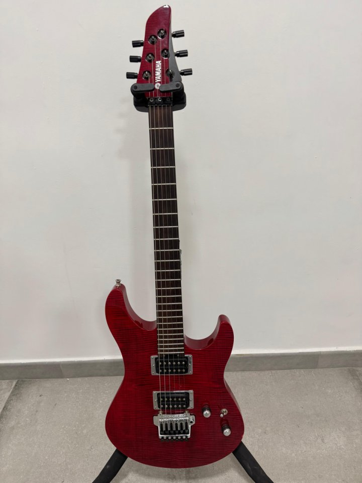 Guitarra Yamaha