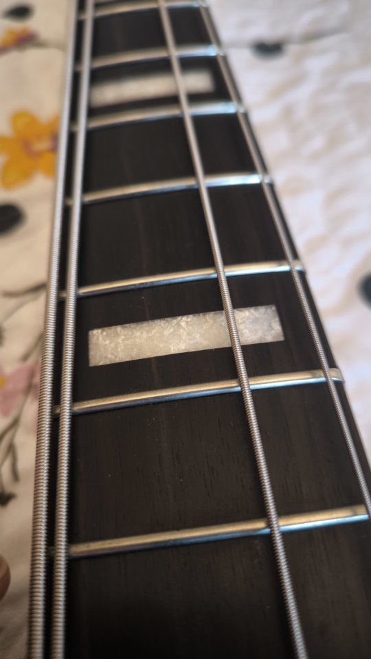 Sire Marcus Miller V9 Alder 4 BRS 2nd Gen más funda.