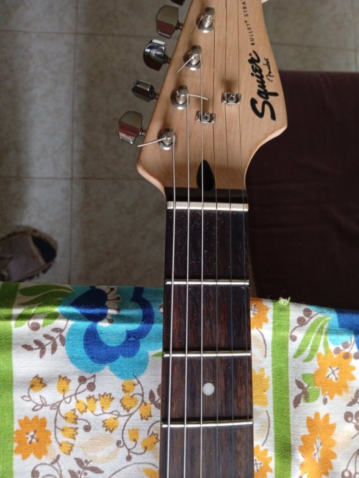 Squier Bullet Strat de segunda mano · Foto 4 de 8 · Barcelona · 110 €