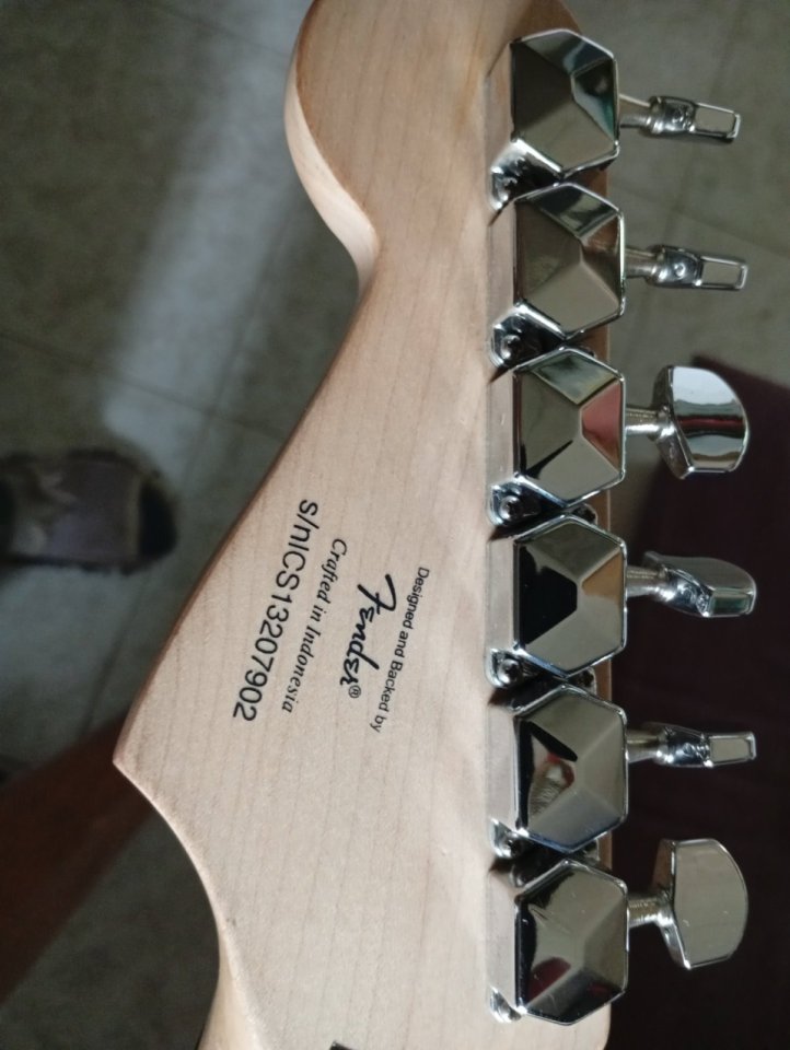Squier Bullet Strat de segunda mano · Foto 5 de 8 · Barcelona · 110 €