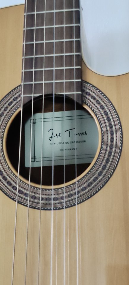 Guitarra clásica electrificada JTC-10CC Crossover de segunda mano · Foto 2 de 6 · Girona · 350 €