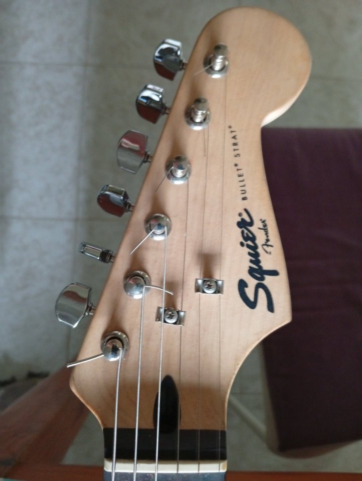 Squier Bullet Strat de segunda mano · Foto 6 de 8 · Barcelona · 110 €