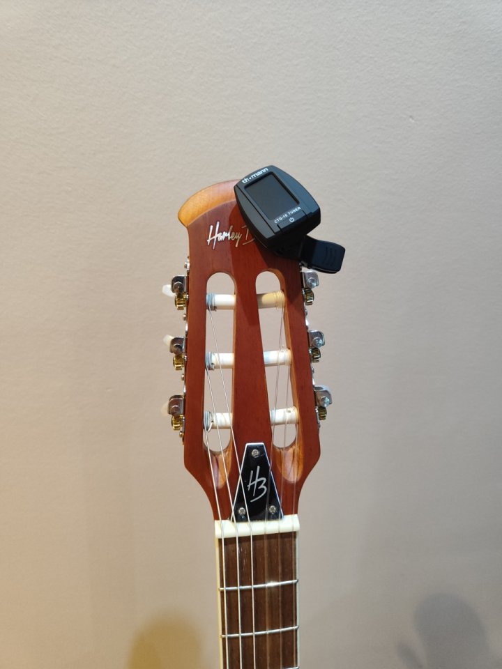 Imitación Ovation de Harley Benton cuerdas de nylon de segunda mano · Foto 2 de 4 · A Coruña · 60 €