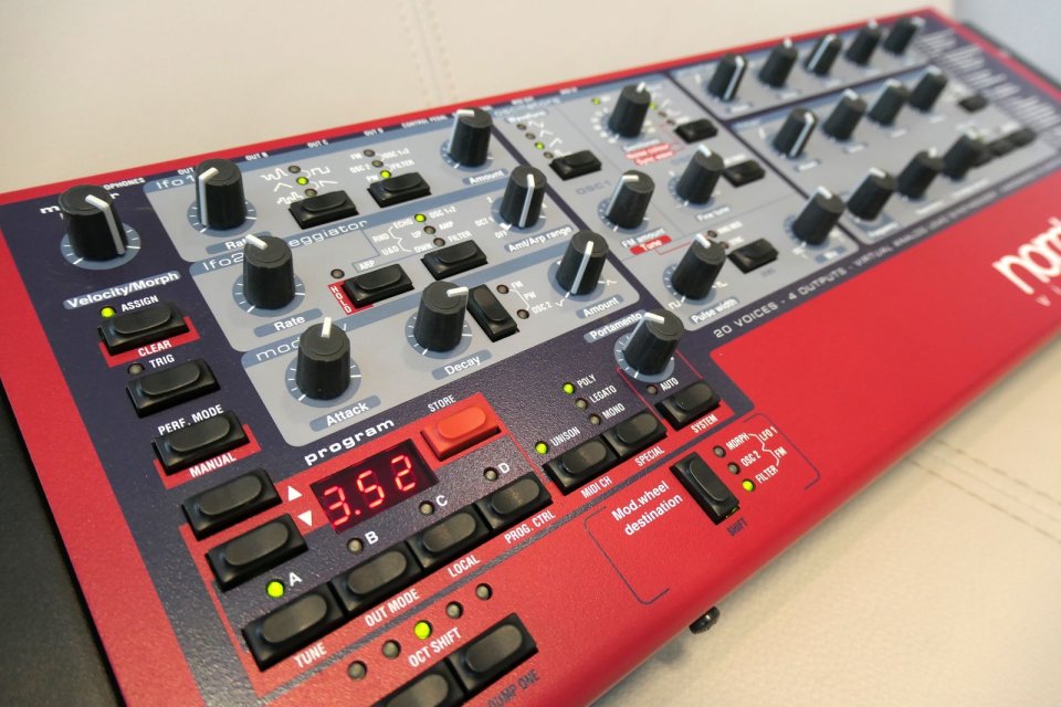 Nord Rack 2X de segunda mano · Foto 2 de 8 · Barcelona · 950 €