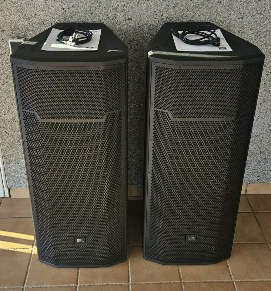 JBL PRX725 3000 watios de sonido RMS.