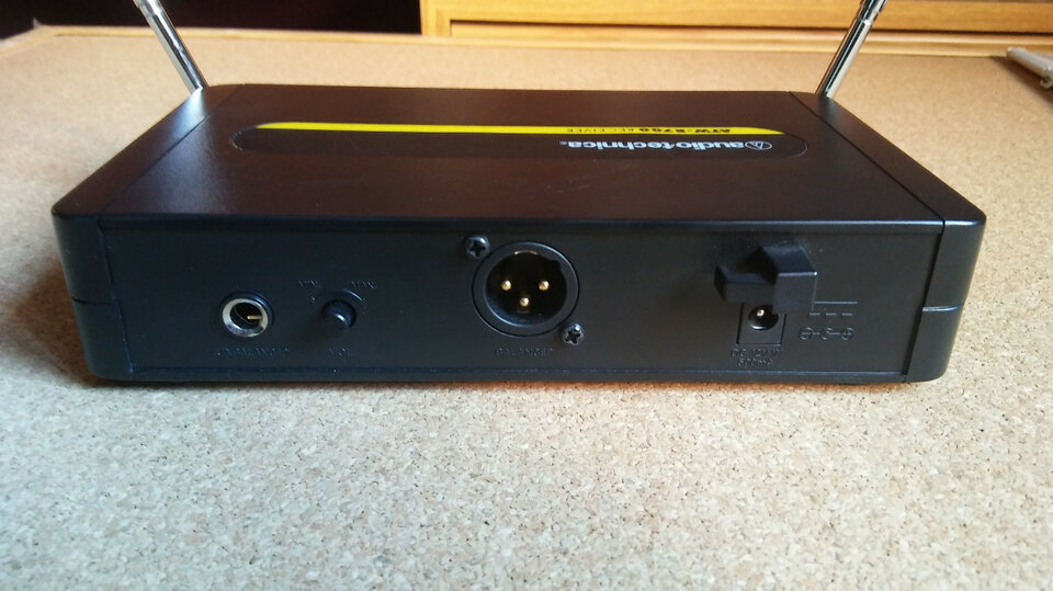 Inalámbrico Para Guitarra Audio Technica ATW-T701 (700 Series Professional UHF Wireless Systems)