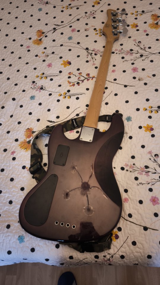 Sire Marcus Miller V9 Alder 4 BRS 2nd Gen más funda.