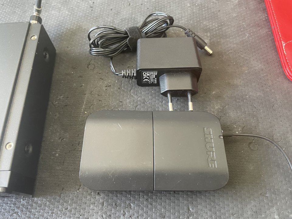 Inalambrico guitarra Shure BLX4R de segunda mano · Foto 4 de 4 · Madrid · 150 €