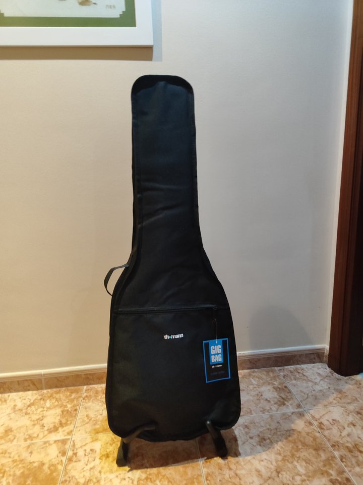 Imitación Ovation de Harley Benton cuerdas de nylon de segunda mano · Foto 4 de 4 · A Coruña · 60 €