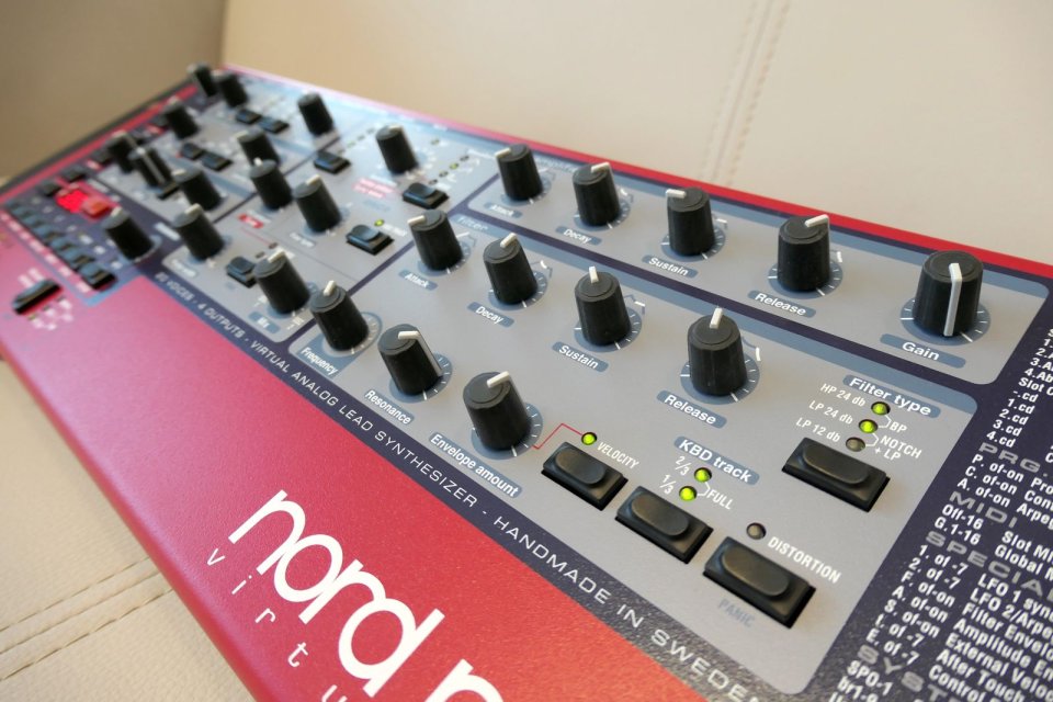 Nord Rack 2X de segunda mano · Foto 4 de 8 · Barcelona · 950 €