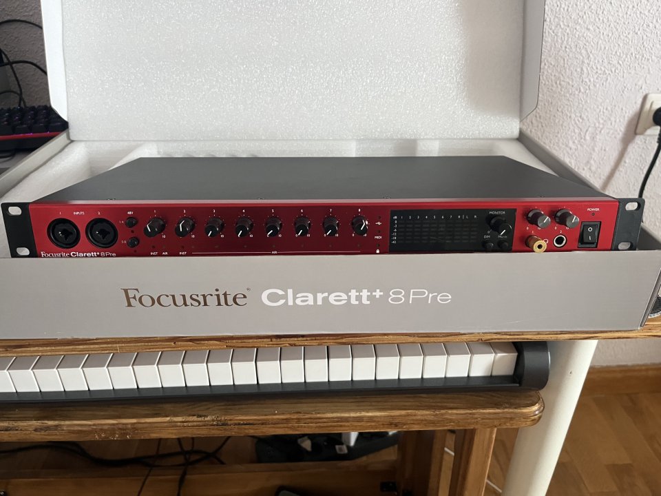 Focusrite Clarett 8 pre de segunda mano · Foto 1 de 7 · Málaga · 600 €
