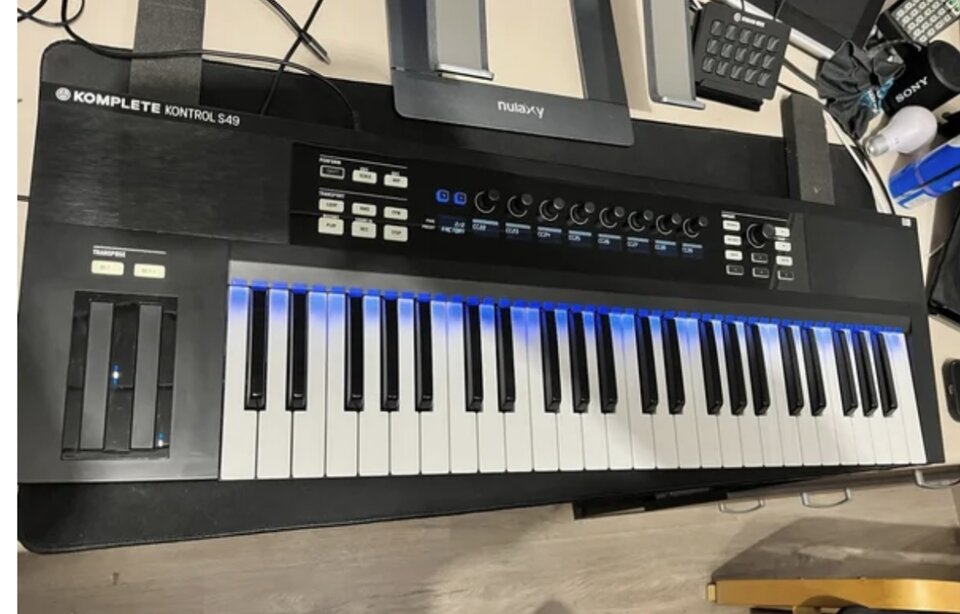 Teclado Native Instruments Komplete Kontrol S49
