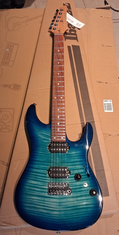 Ibanez AZ24S1F de segunda mano · Foto 2 de 8 · Valencia · 399 €
