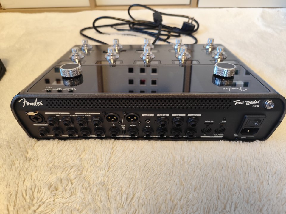 Fender Tone Master Pro (Impecable, con caja, accesorios y soporte 3D) de segunda mano · Foto 3 de 10 · A Coruña · 1100 €