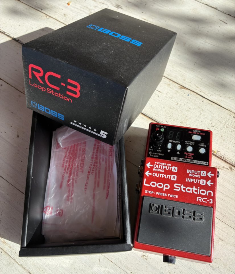 Pedal Boss RC-3 Loop Station
