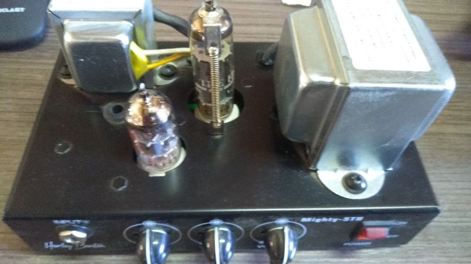 Harley Benton Mighty-5TH Ampli VALVULAS mejoradas de segunda mano · Foto 4 de 8 · Valencia · 120 €