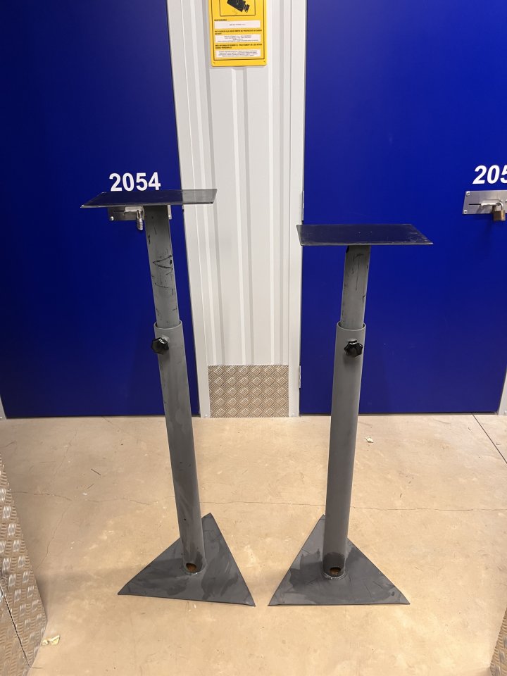 Soportes de hierro a medida para monitores de estudio de segunda mano · Foto 1 de 4 · Barcelona · 279 €