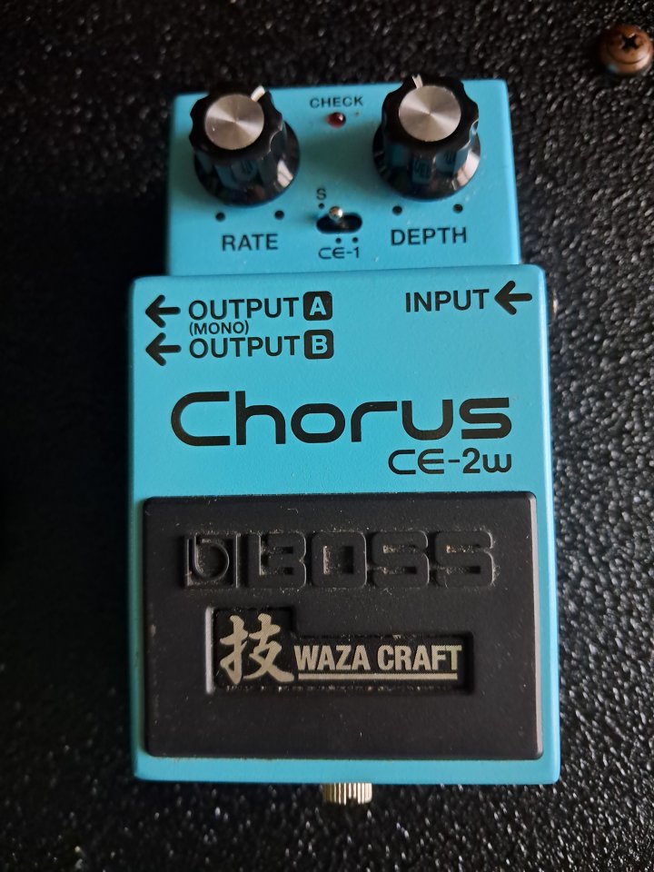 BOSS CHORUS CE-2W